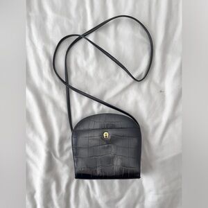 Vintage classic black leather Etienne Aigner purse